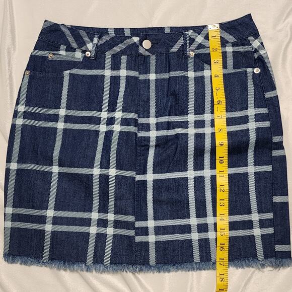NWOT Umgee Denim Plaid Skirt, Size Medium - Picture 6 of 7